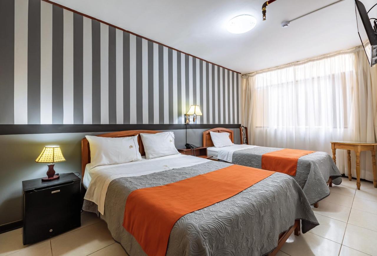 Recreo Hotel Trujillo Exteriör bild