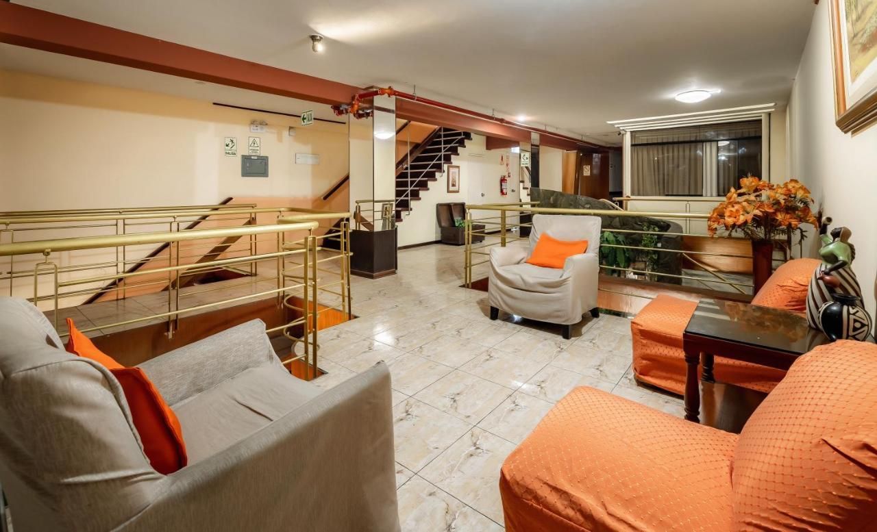 Recreo Hotel Trujillo Exteriör bild