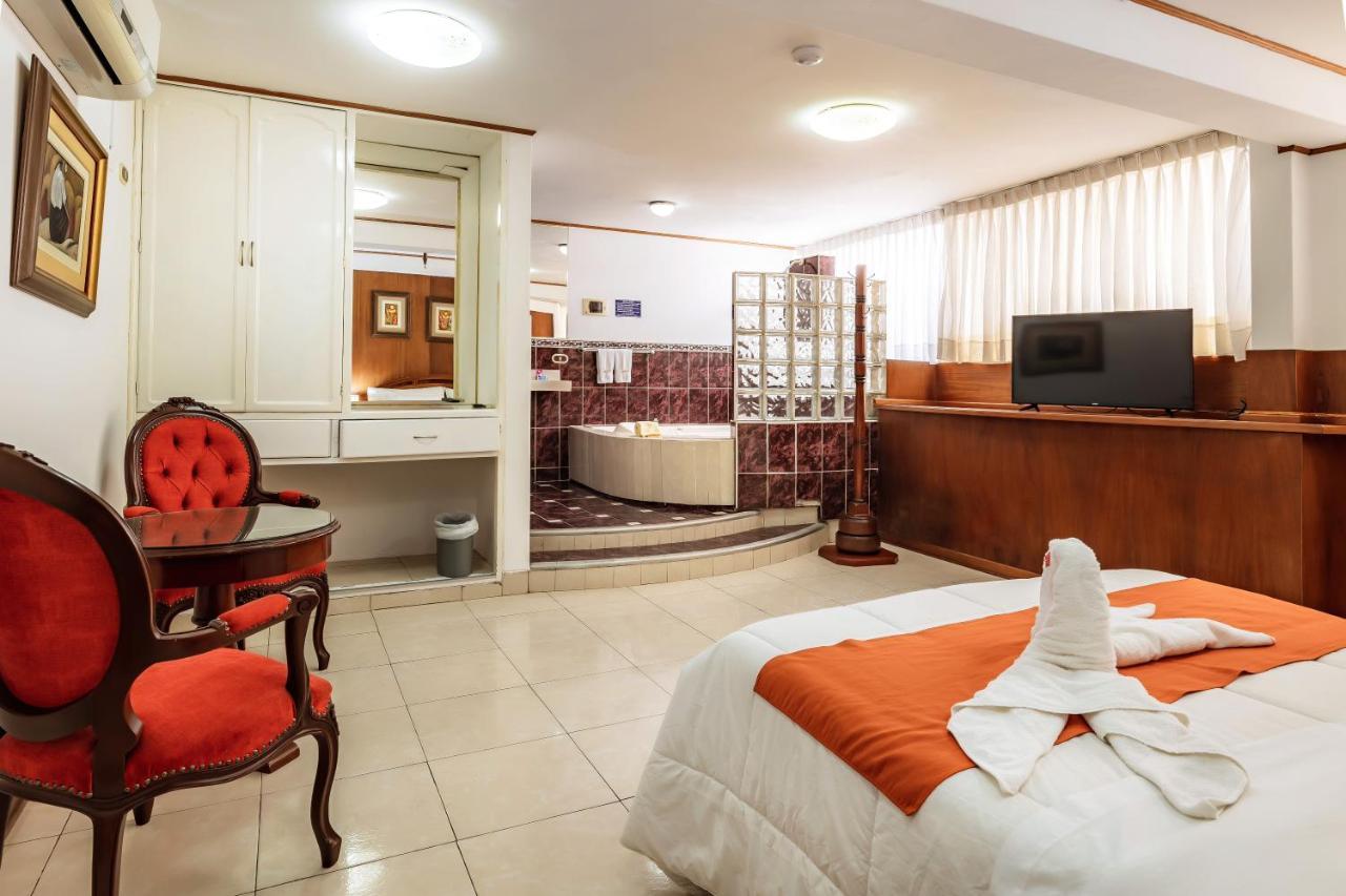 Recreo Hotel Trujillo Exteriör bild
