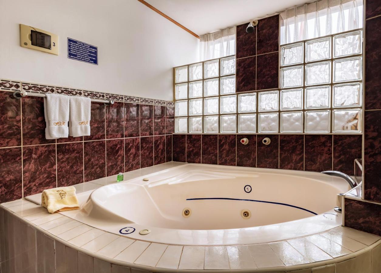 Recreo Hotel Trujillo Exteriör bild