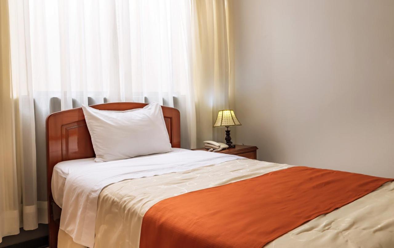Recreo Hotel Trujillo Exteriör bild