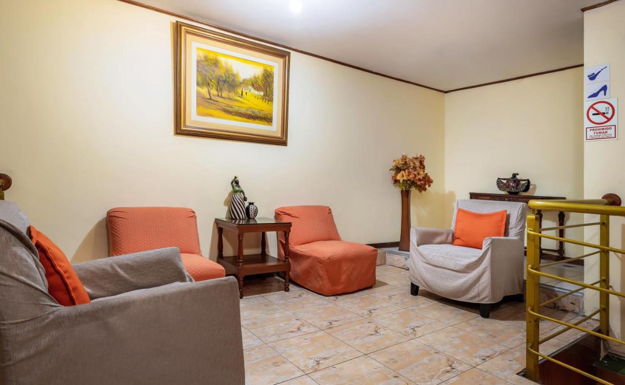 Recreo Hotel Trujillo Exteriör bild