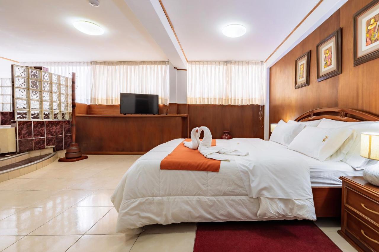 Recreo Hotel Trujillo Exteriör bild