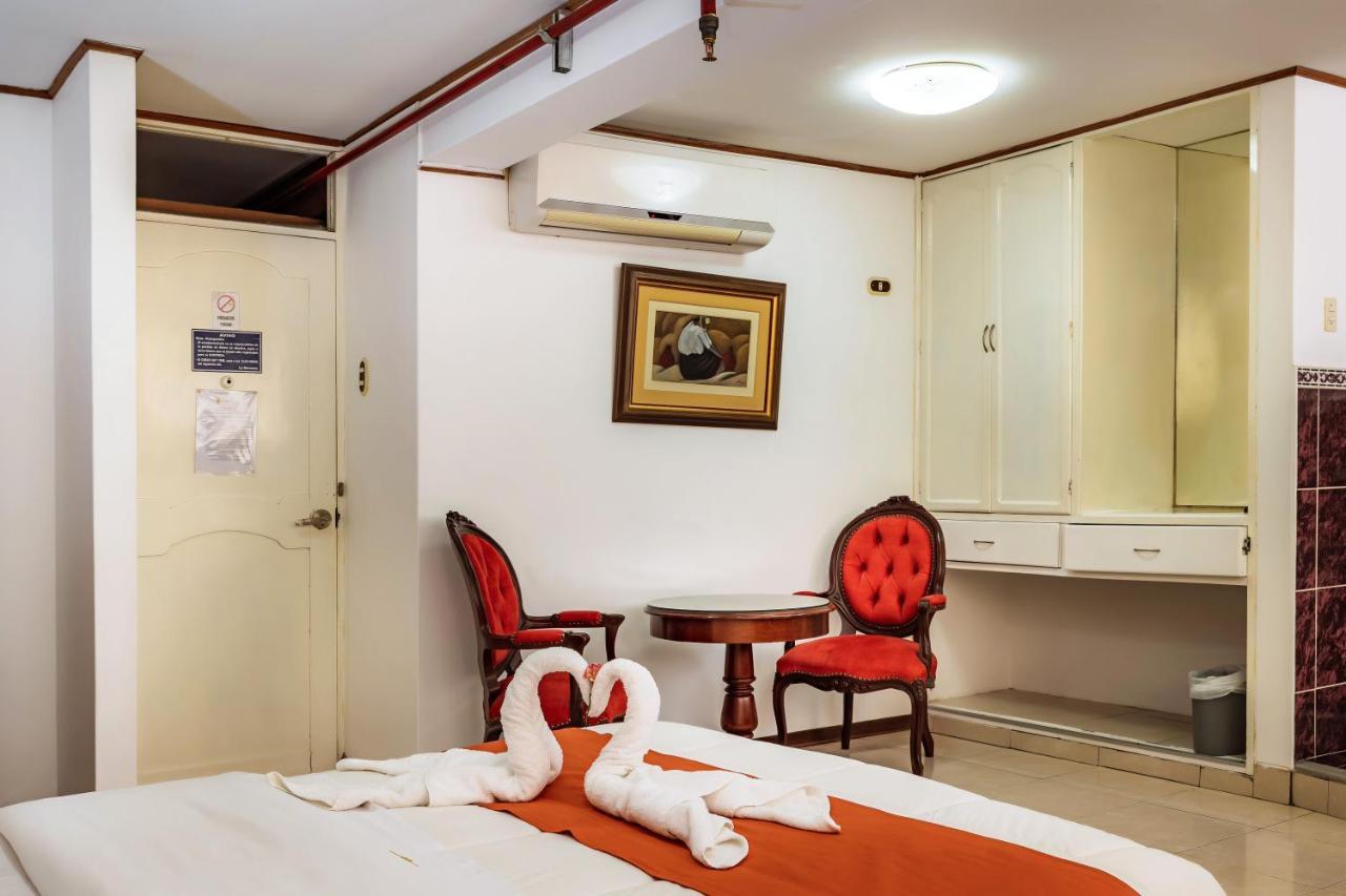 Recreo Hotel Trujillo Exteriör bild