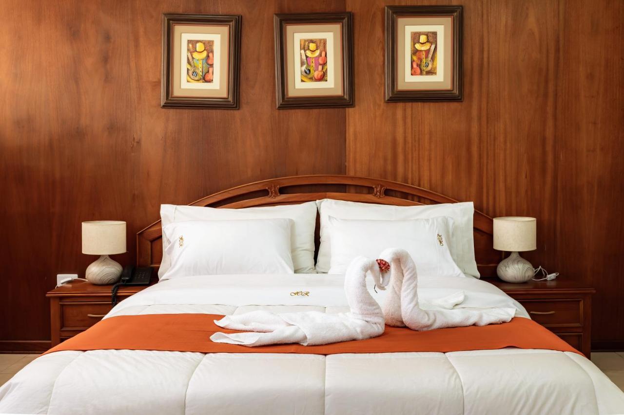 Recreo Hotel Trujillo Exteriör bild