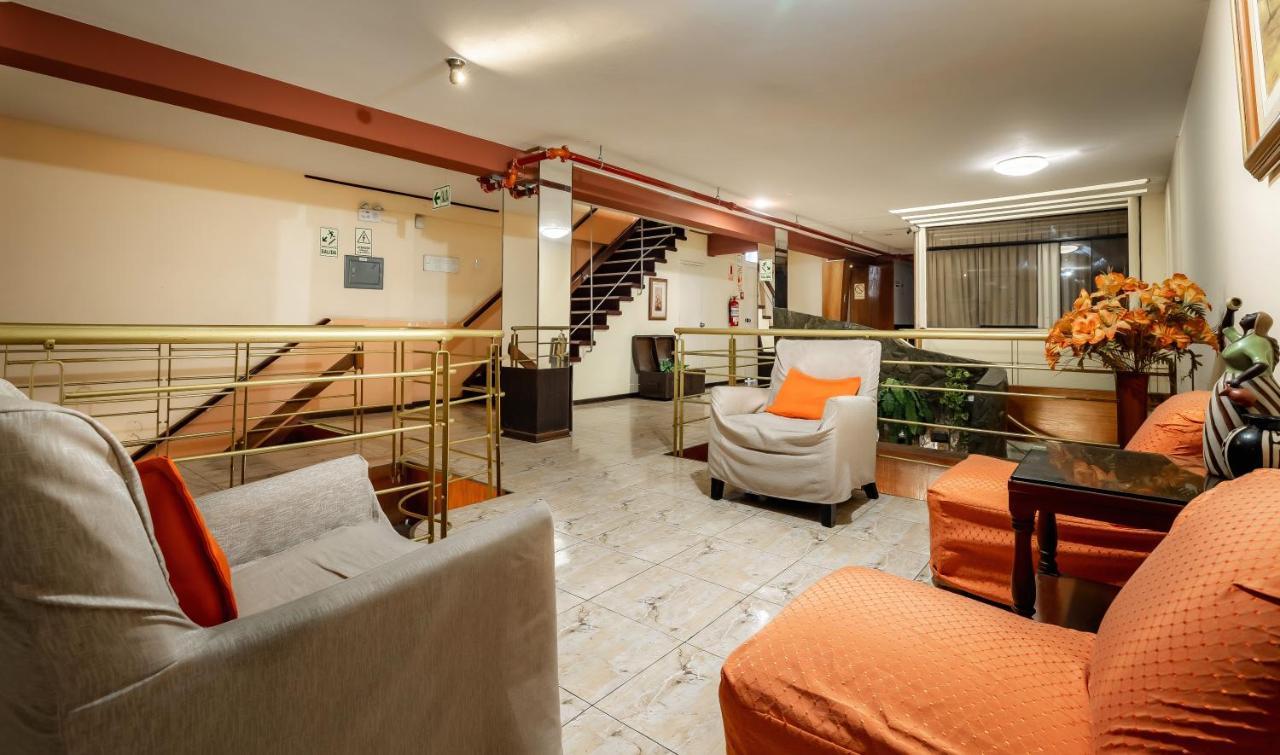 Recreo Hotel Trujillo Exteriör bild