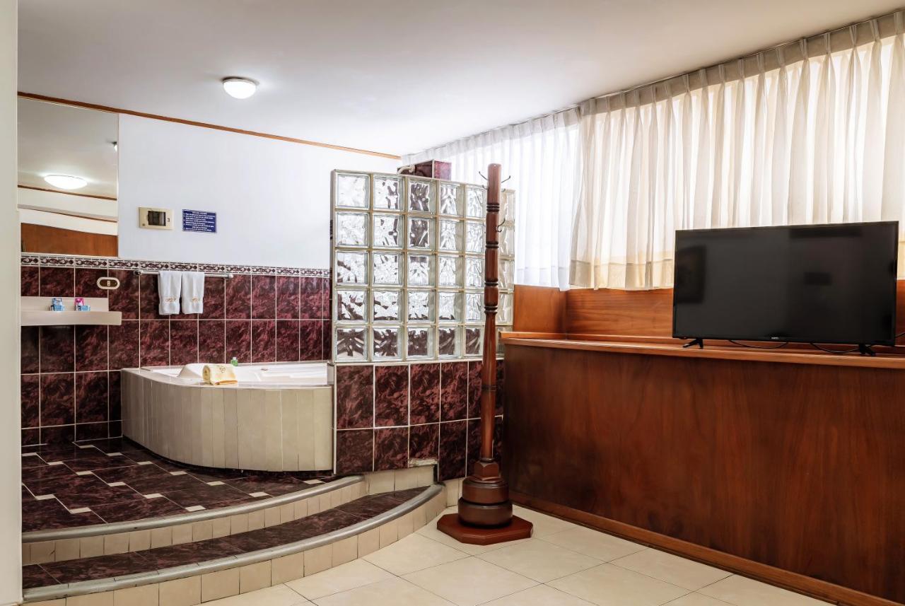 Recreo Hotel Trujillo Exteriör bild