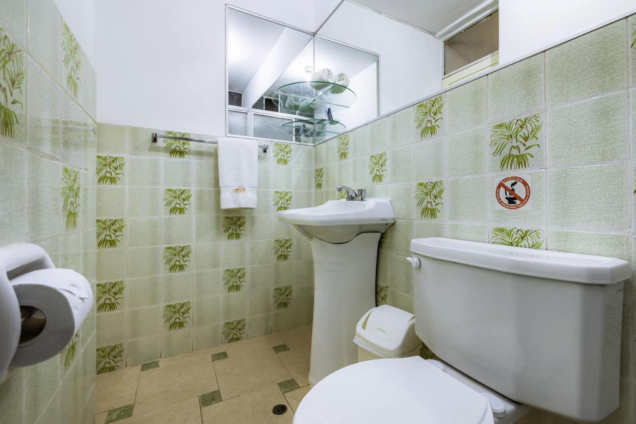 Recreo Hotel Trujillo Exteriör bild