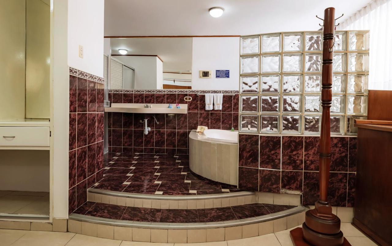 Recreo Hotel Trujillo Exteriör bild