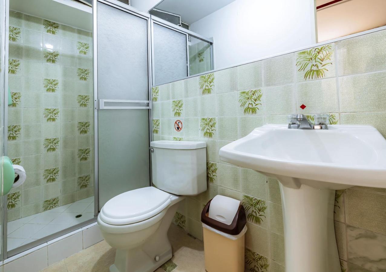 Recreo Hotel Trujillo Exteriör bild